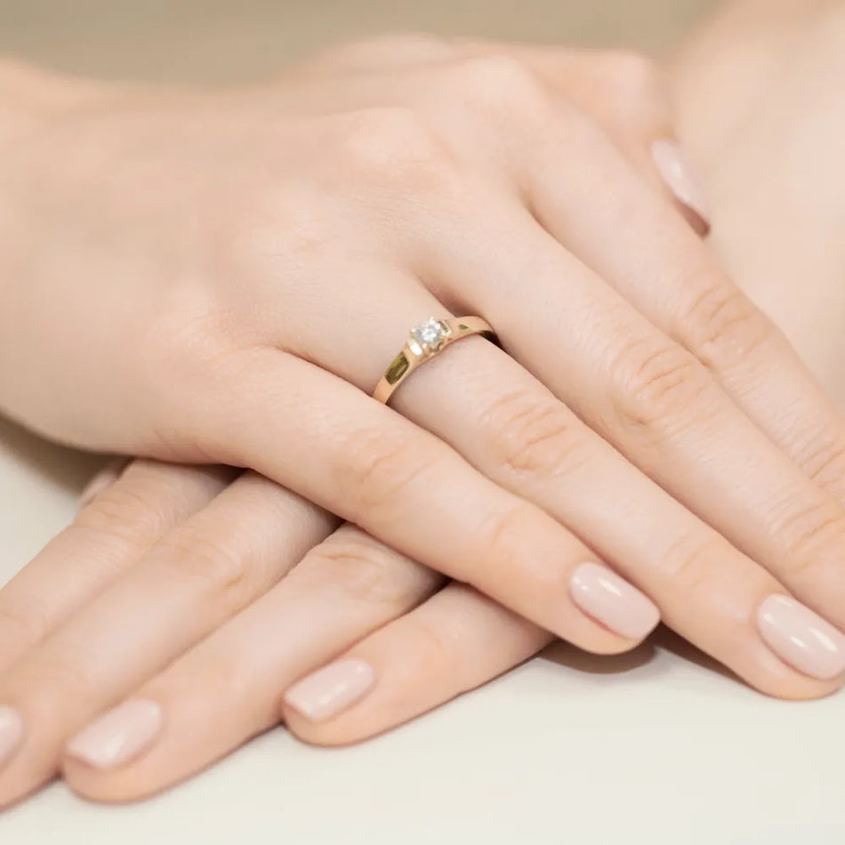Gold Ring with 0.18ct Diamond