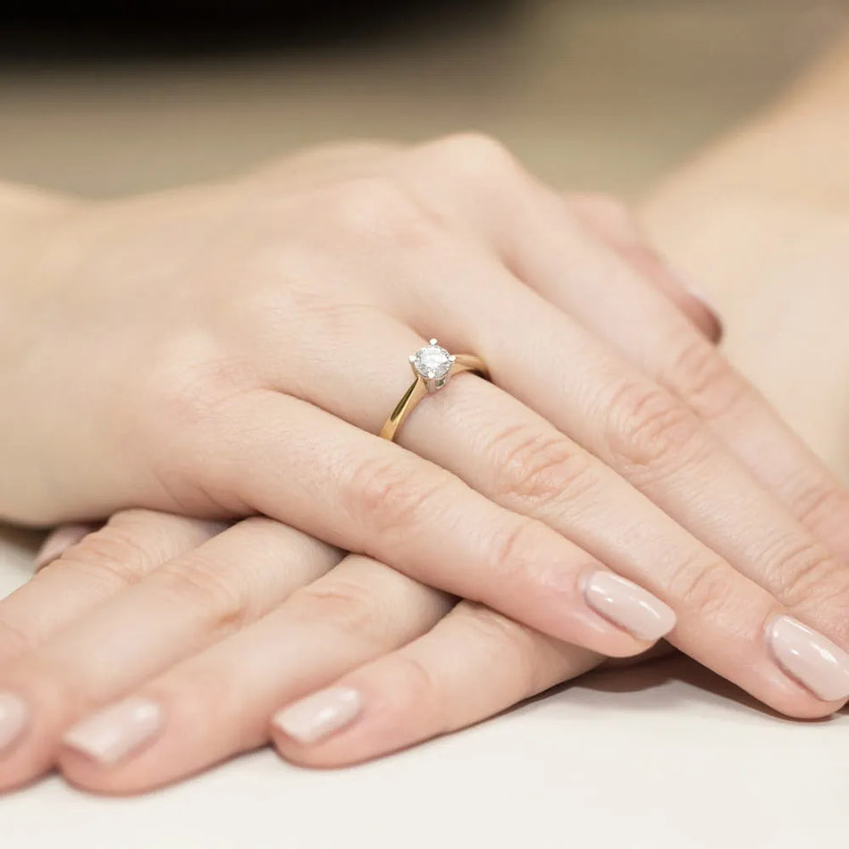 Goldring mit 0,50 ct Labrodiamanten