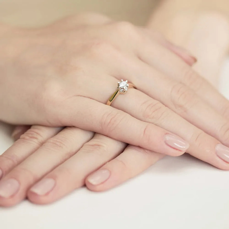 Goldring mit 0,25 ct Labrodiamanten