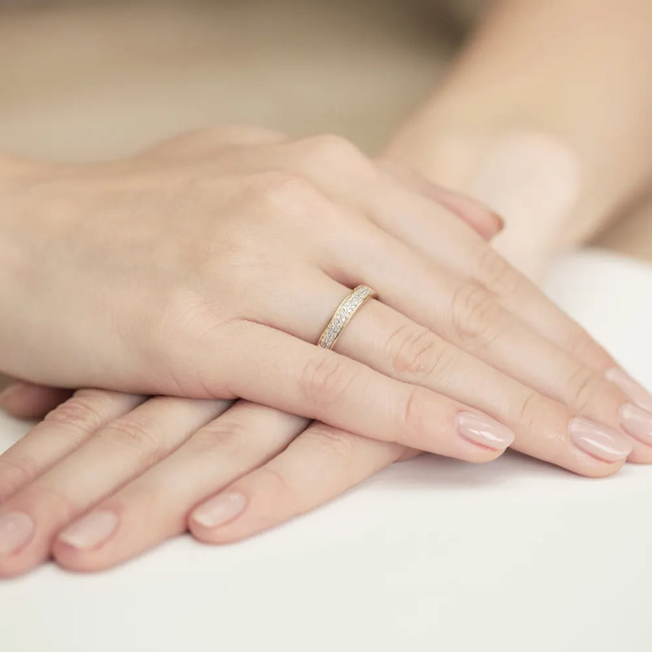 Goldring mit 0,18 ct Diamanten