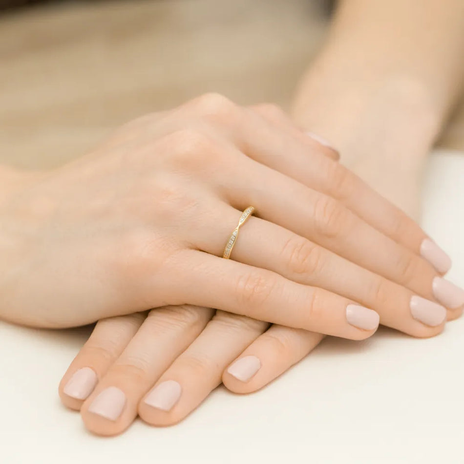 Goldring mit 0,096 ct Diamanten