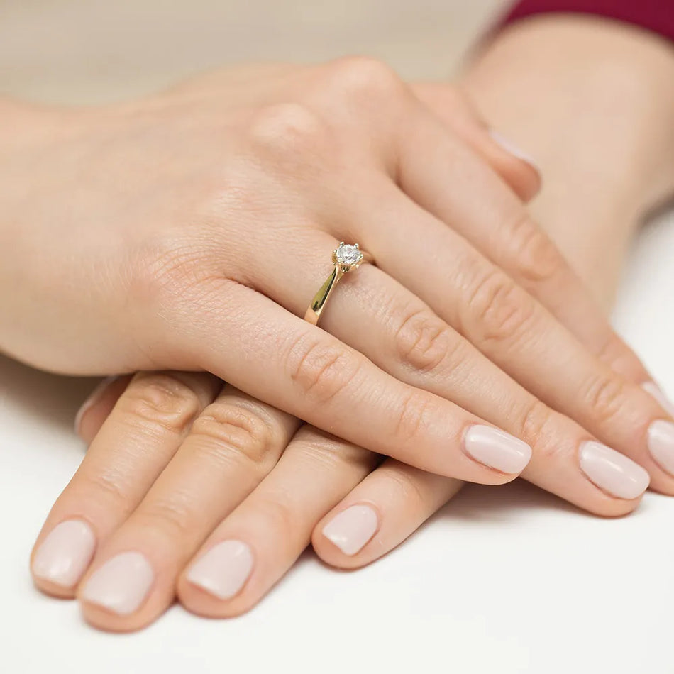 Gold Ring with 0.20ct Lab-Diamond