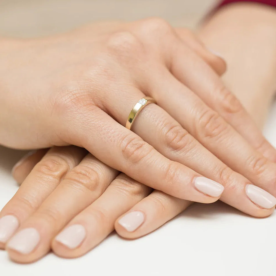 Gold Ring with 0.12ct Diamond