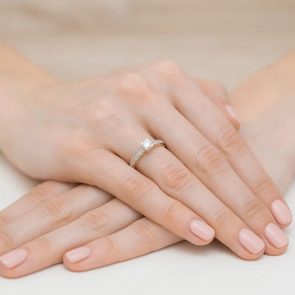 Gold Ring with 0.30ct and 0.263ct Diamonds