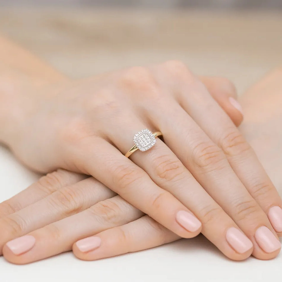 Gold Ring with 0.125ct Diamonds