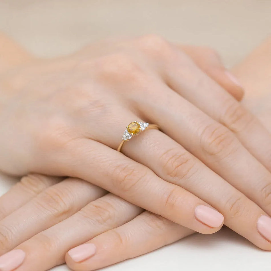 Gold Ring with 0.50ct Citrin and 0.18ct Diamonds