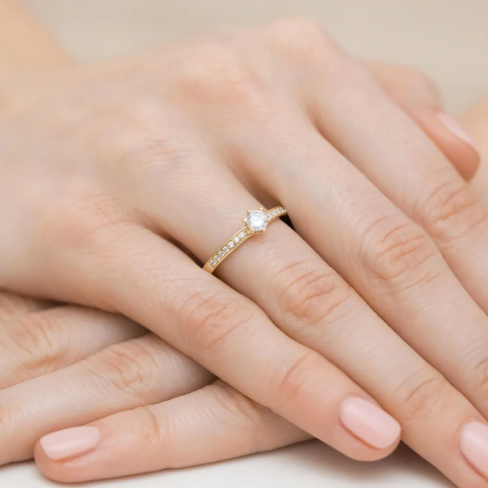 Gold Ring with 0.25ct and 0.12ct Diamonds