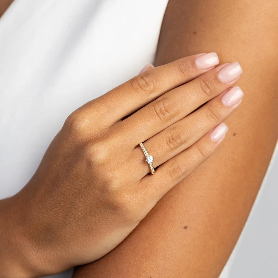 Gold Ring with 0.25ct and 0.12ct Lab-Diamonds