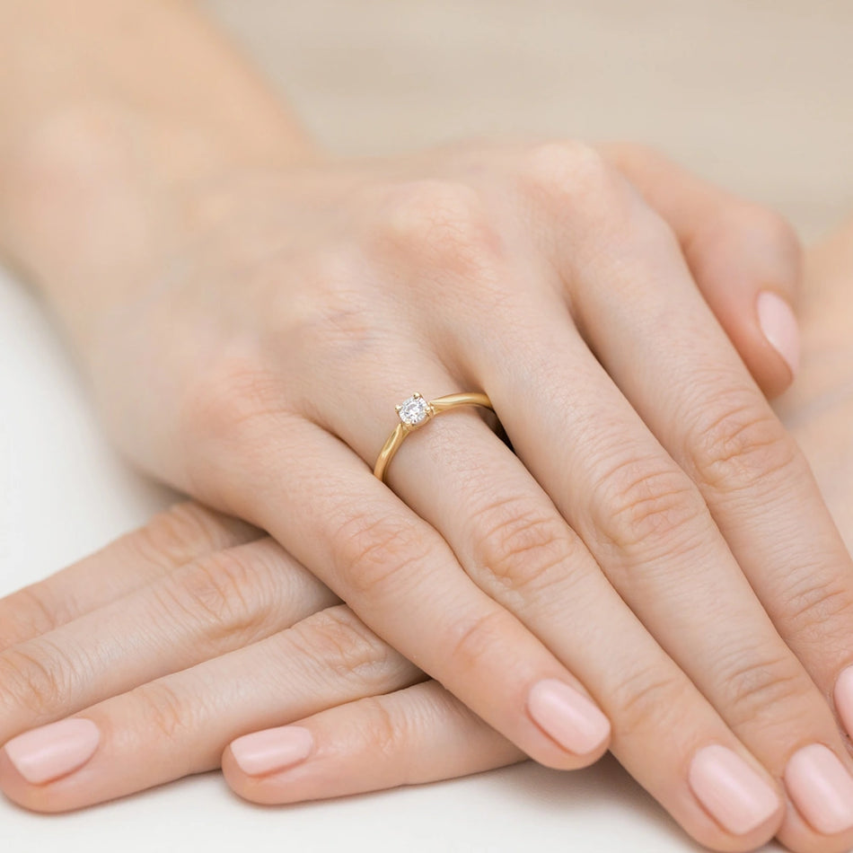 Goldring mit 0,08 ct Diamant