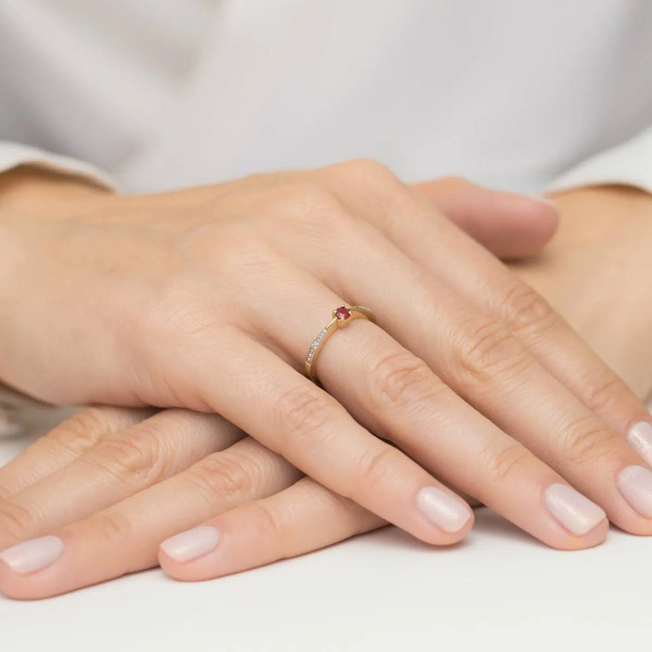 Gold Ring with 0.15ct Ruby and 0.01ct Diamonds