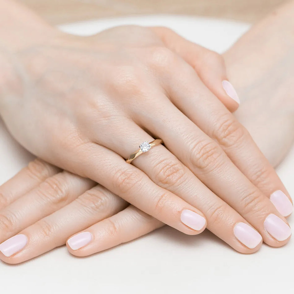 Gold Ring with 0.20ct Diamond