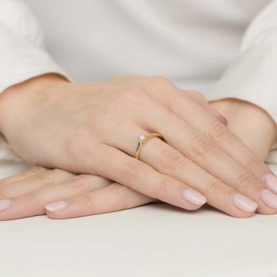 Gold Ring with 0.12ct Diamond