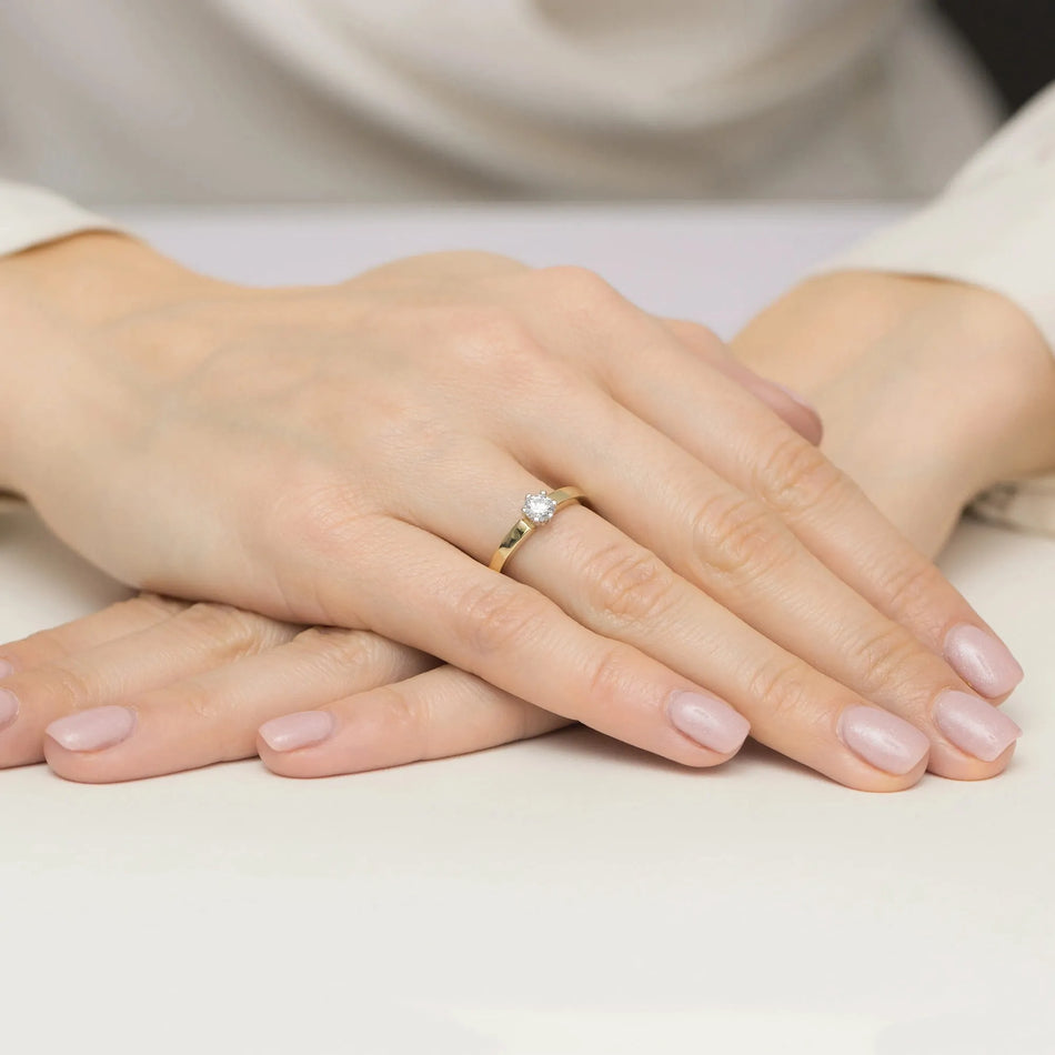 Goldring mit 0,25 ct Diamant