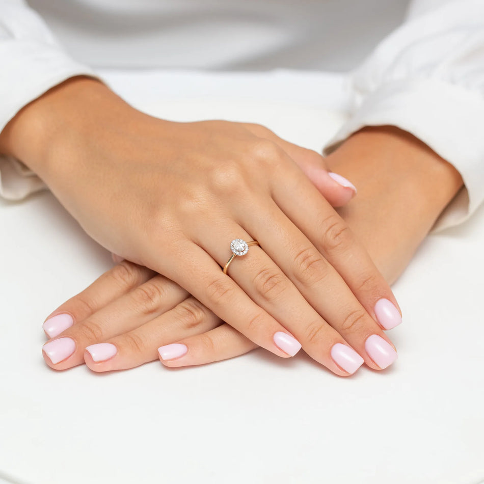 Gold Ring with 0.30ct and 0.10ct Diamonds