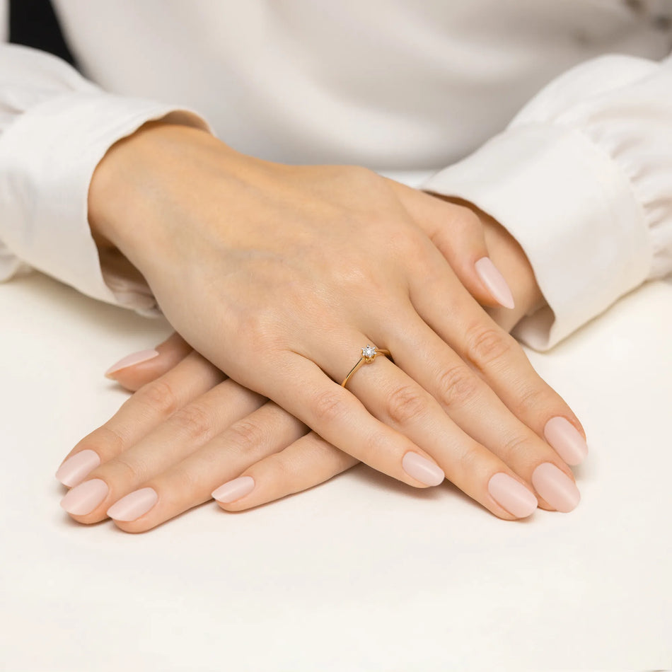 Goldring mit 0,03 ct Diamant