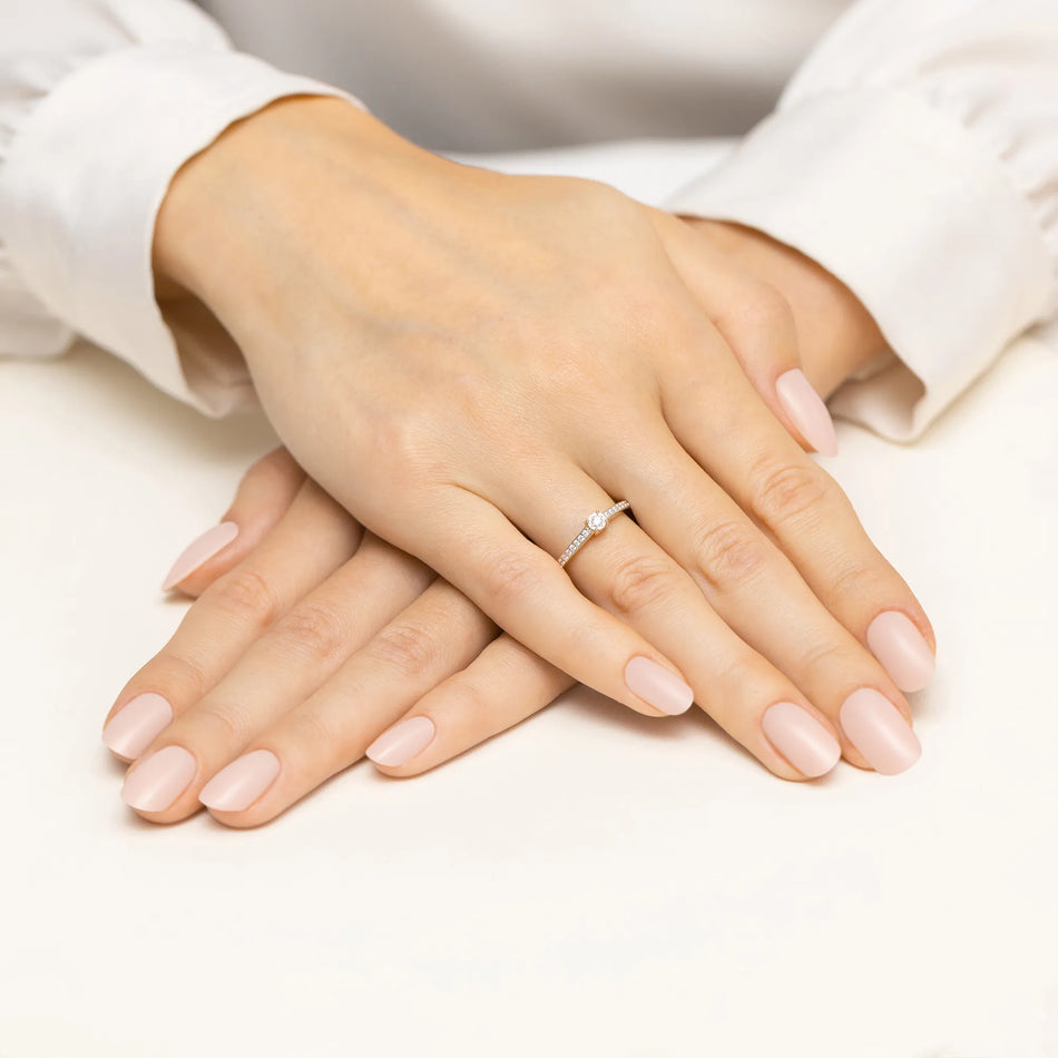 Goldring mit 0,03 ct und 0,08 ct Diamanten