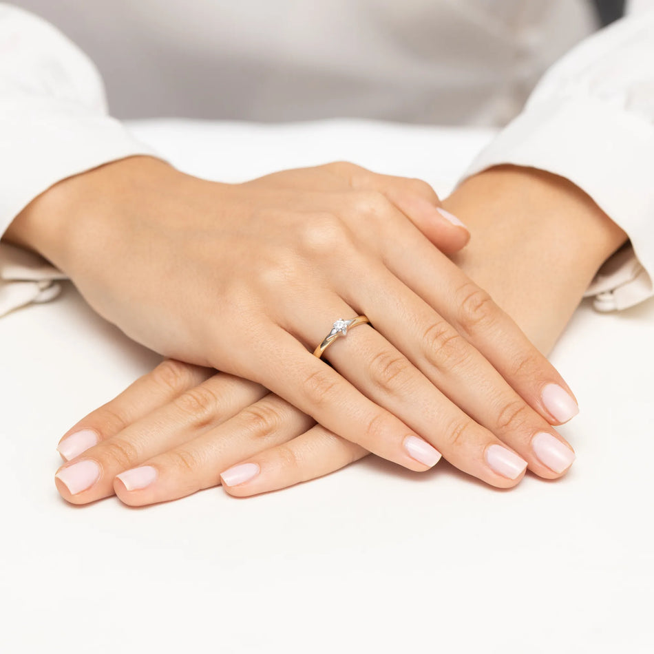 Gold Ring with 0.15ct Diamond