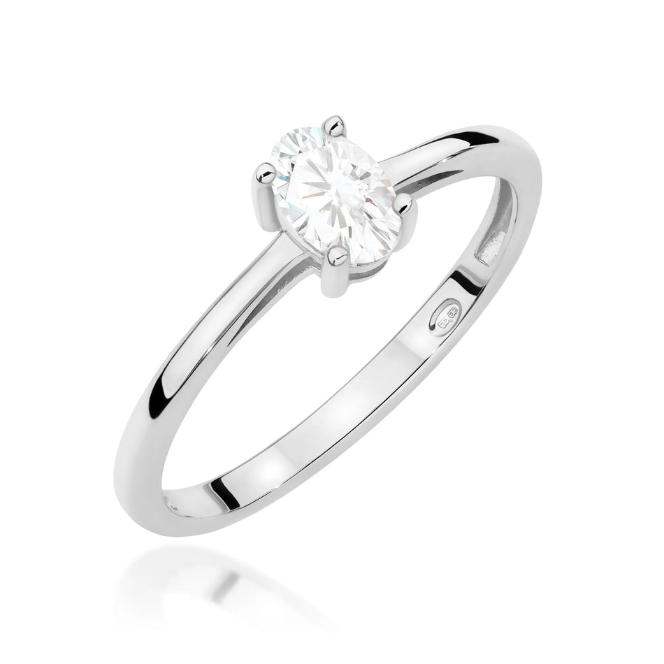 Goldring mit 0,50 ct weißem Saphir