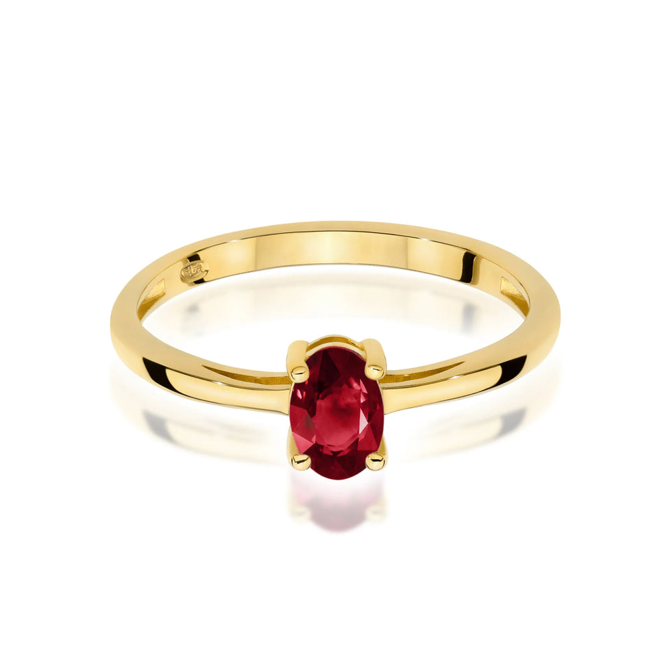 Gold Ring with 0.50ct Garnet