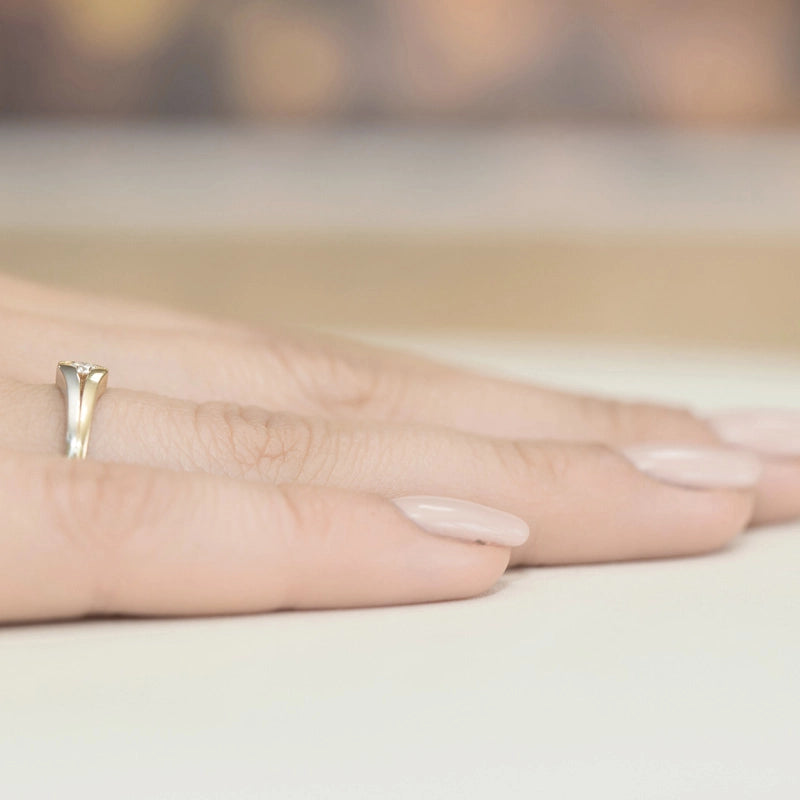 Goldring mit Zirkonia