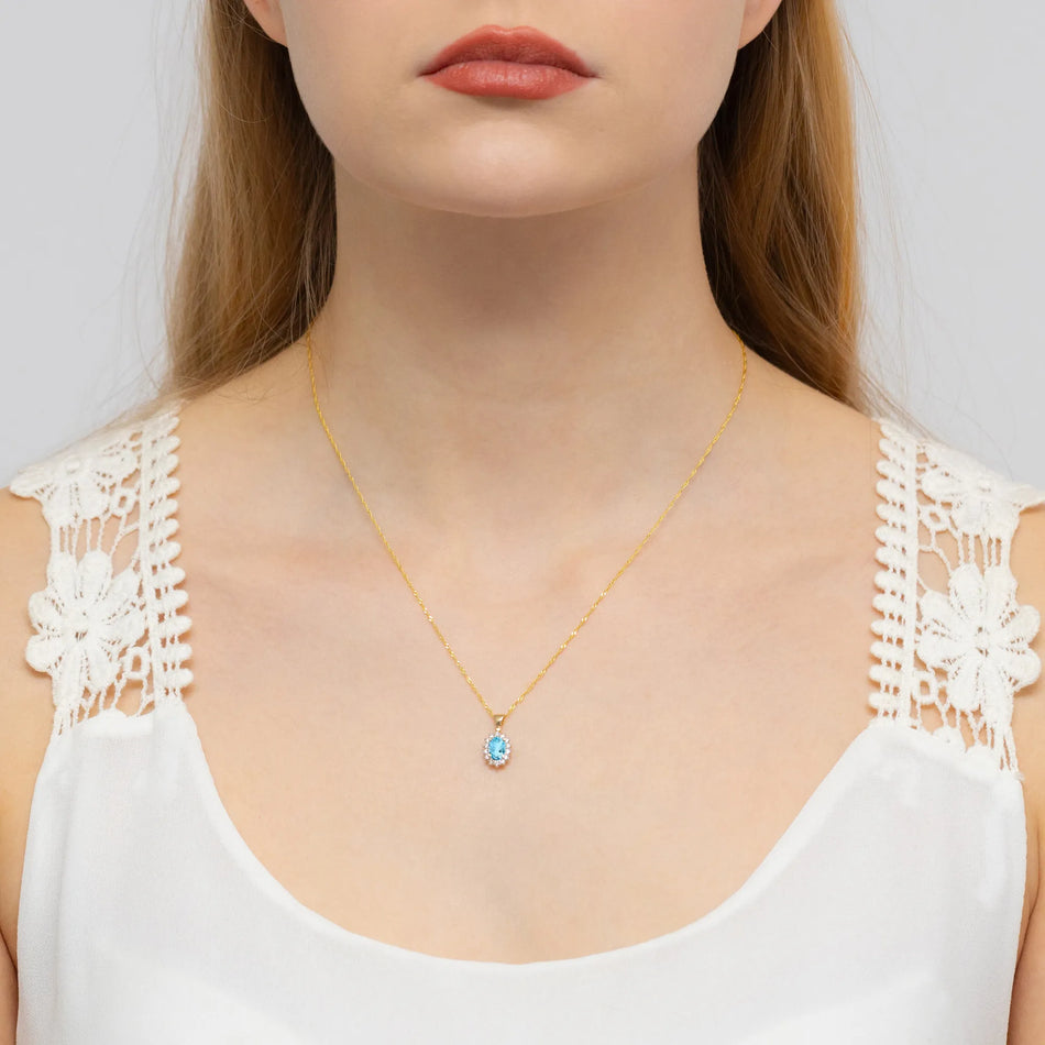 Gold Pendant with 0.50ct Topaz and 0.12ct Diamonds