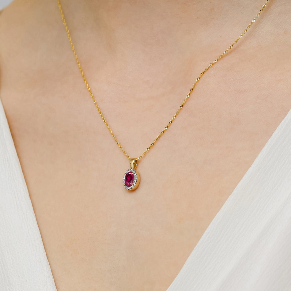 Gold Pendant with 0.50ct Rhodolite and 0.08ct Diamonds