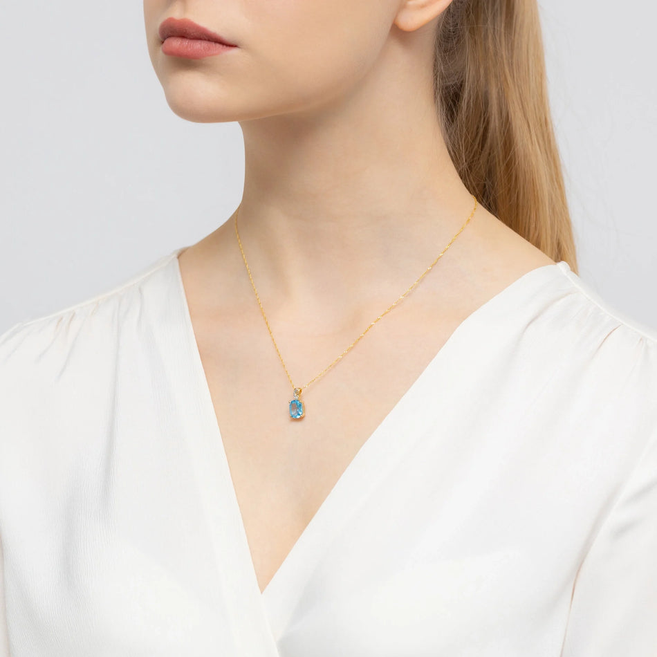 Gold Anhänger mit 2.40ct Topas und 0.005ct Diamanten